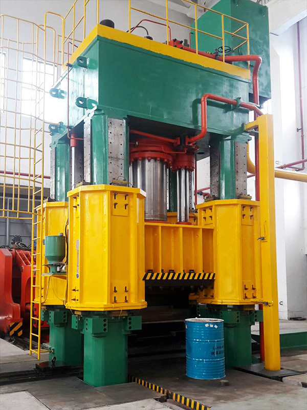 1250T快(kuài)鍛液壓(yā)機-漢中(zhōng)群峰