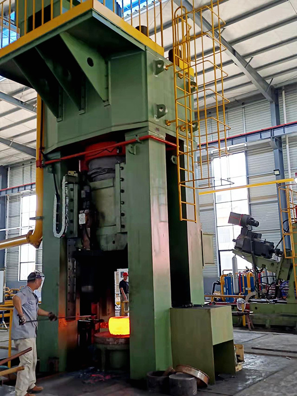 1600T開(kāi)坯液壓(yā)機-江蘇(sū)弘揚