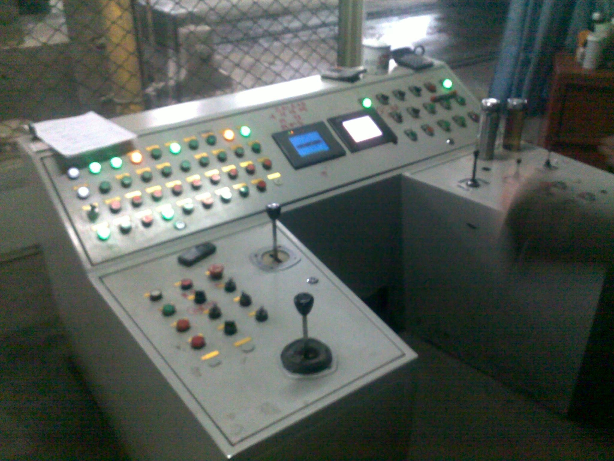 鍛造機(jī)組操作台