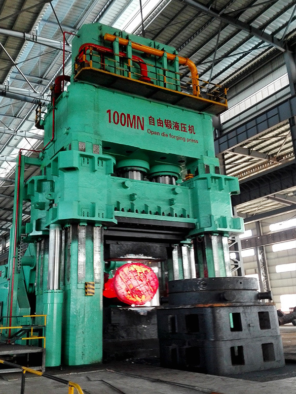 8000T鍛造液壓(yā)機-萊蕪金雷